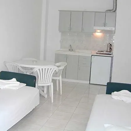 Hotel de apartamente Karakas 2*